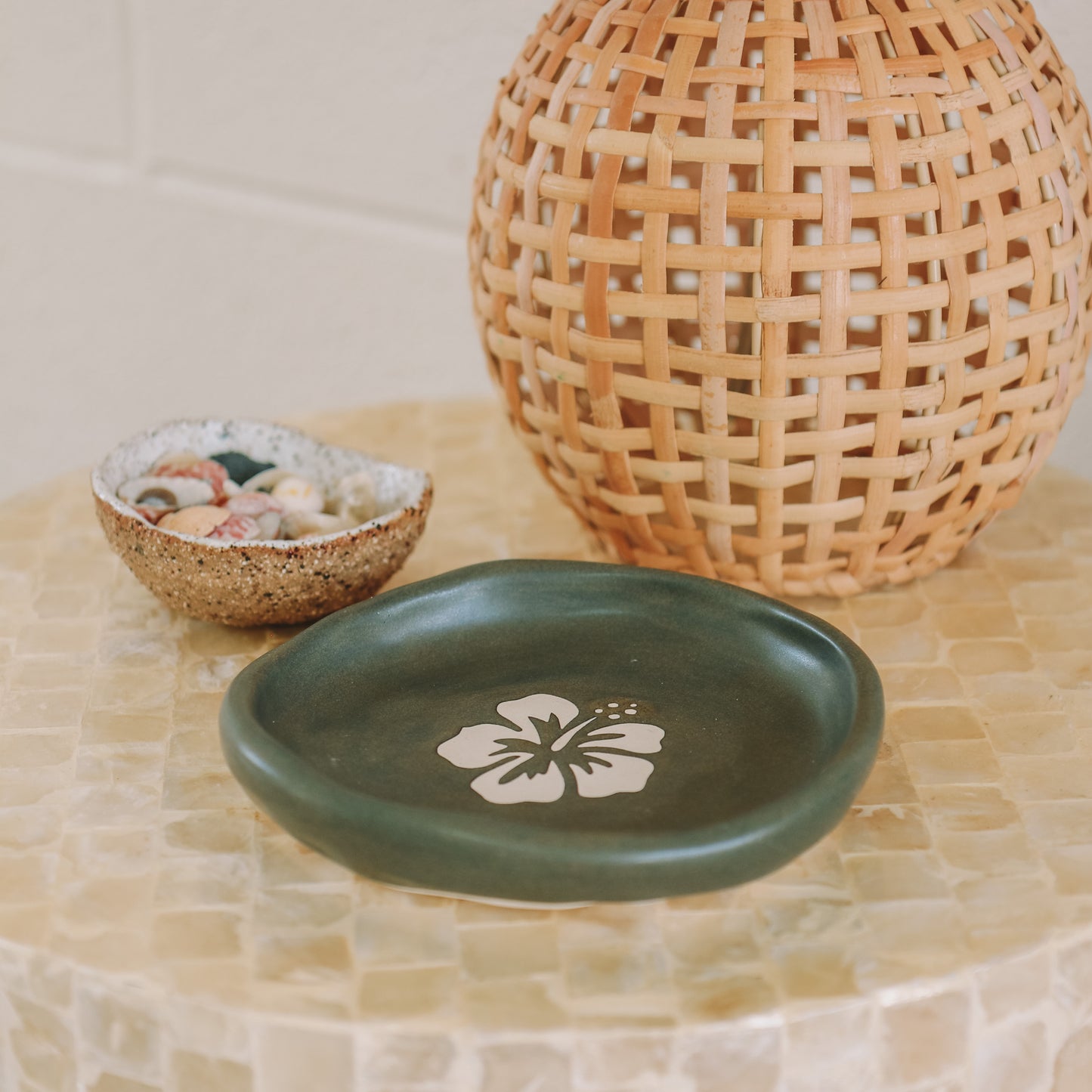 Hibiscus Dish | Bark Brown