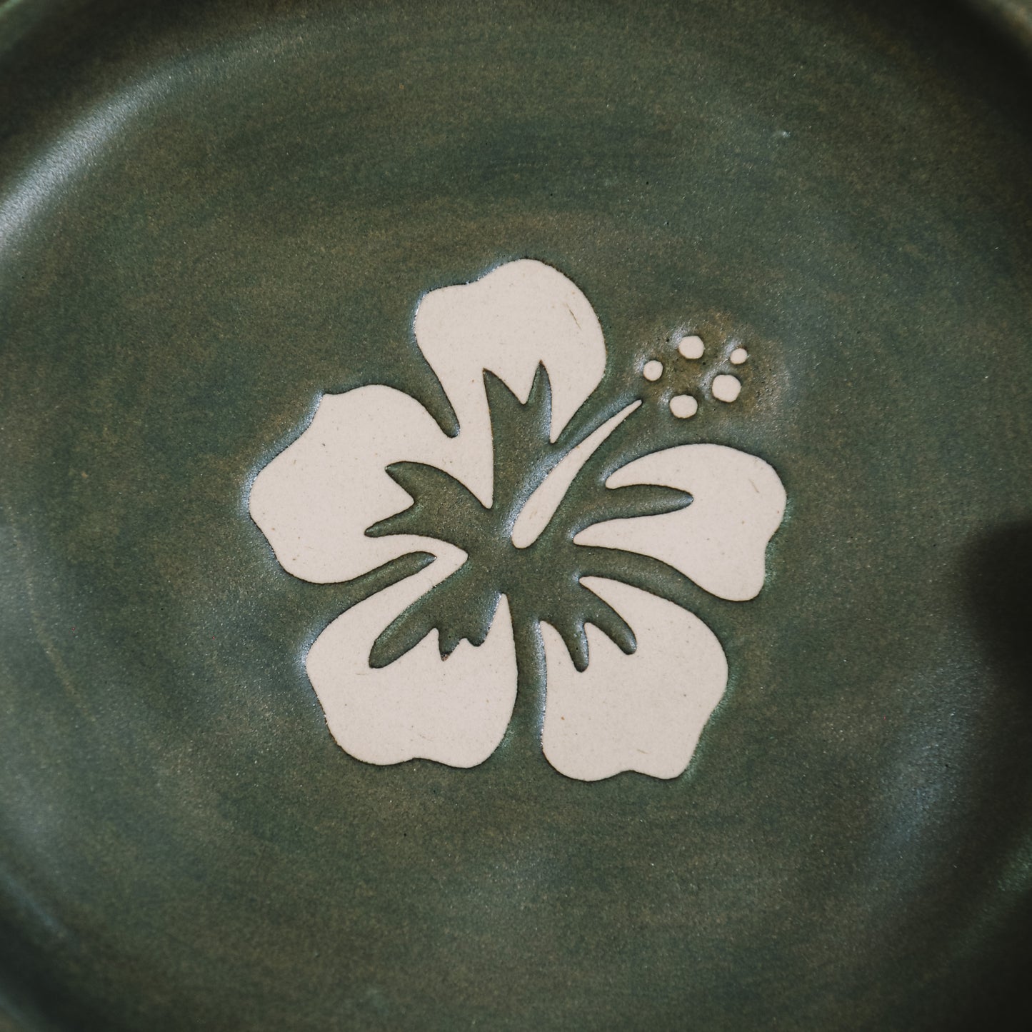 Hibiscus Dish | Bark Brown