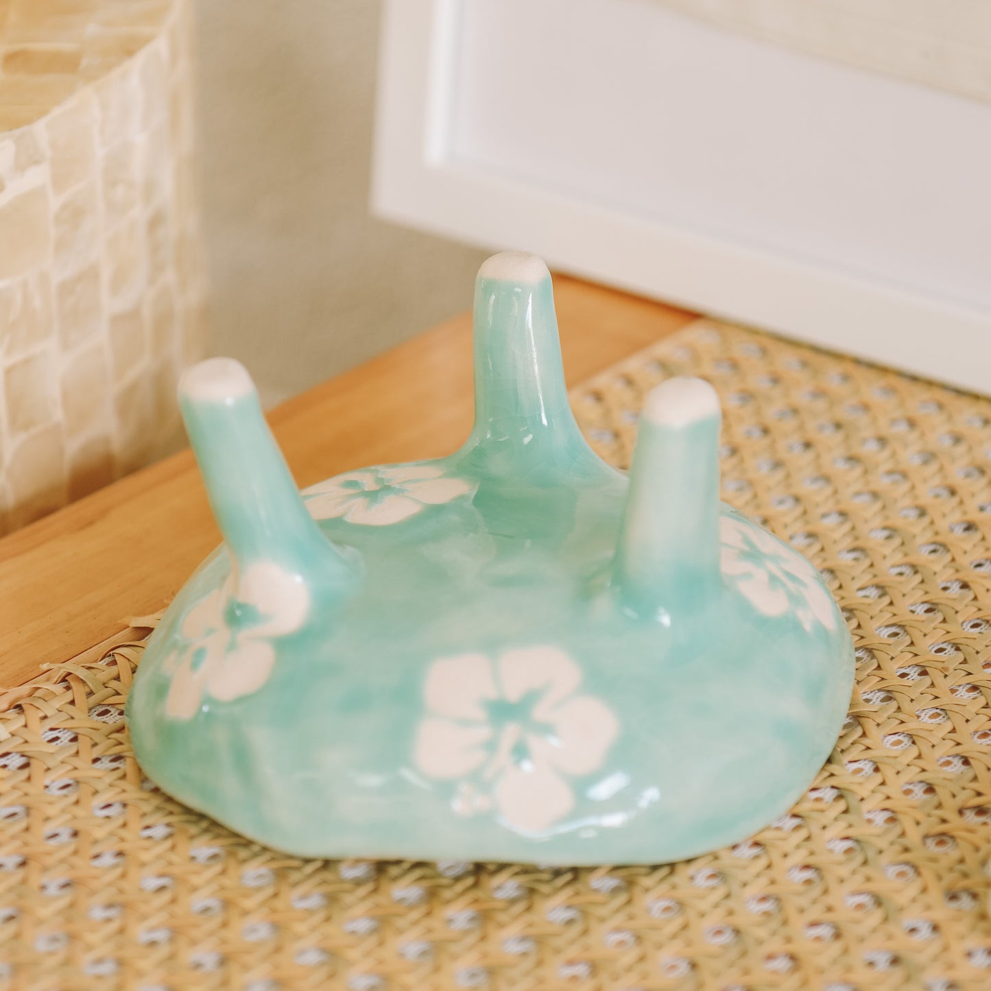 Standing Hibiscus Dish | Water