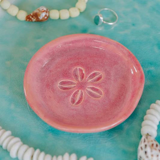 Cowrie Flower Small Dish | Berry