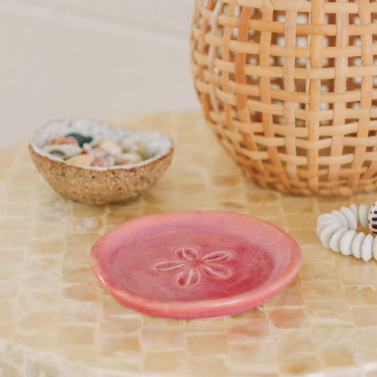 Cowrie Flower Small Dish | Berry