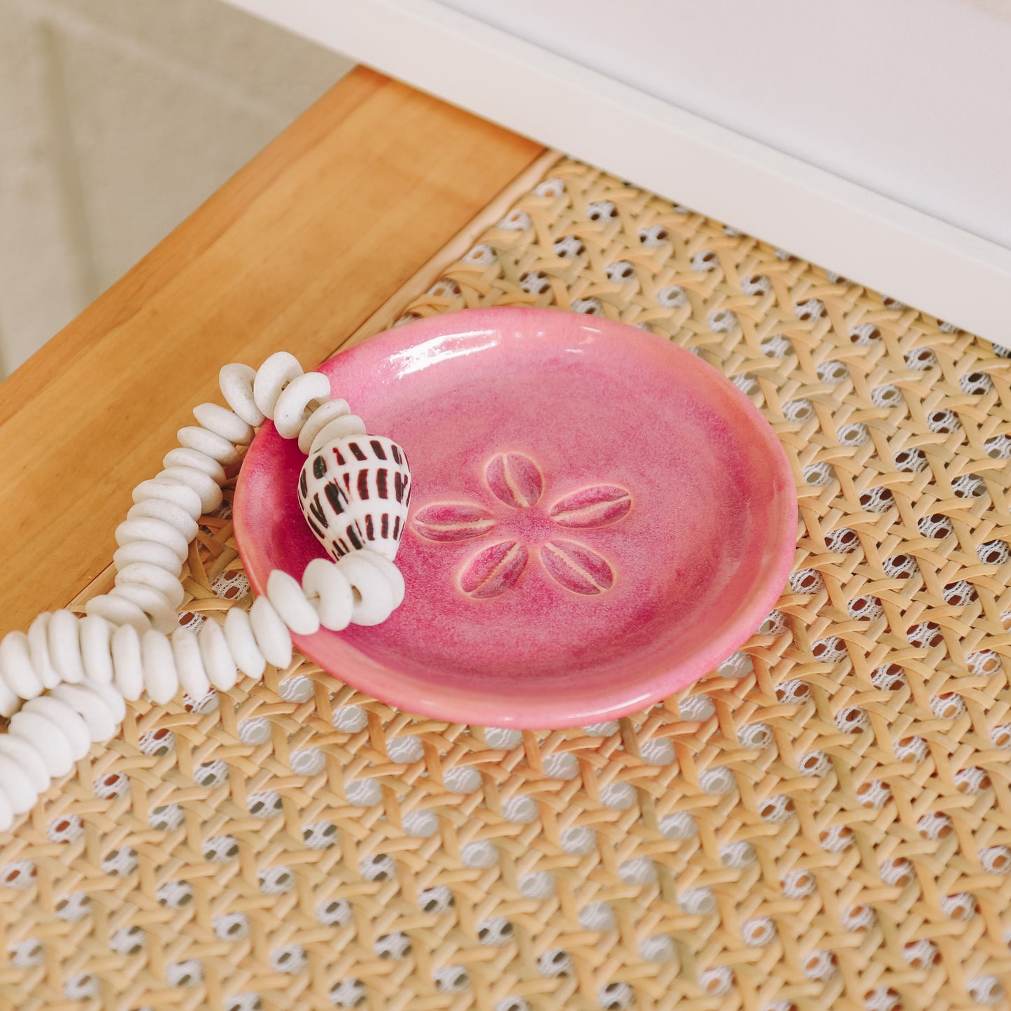 Cowrie Flower Small Dish | Berry