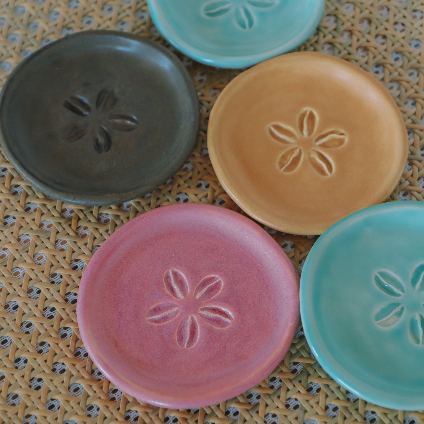 Cowrie Flower Small Dish | Berry