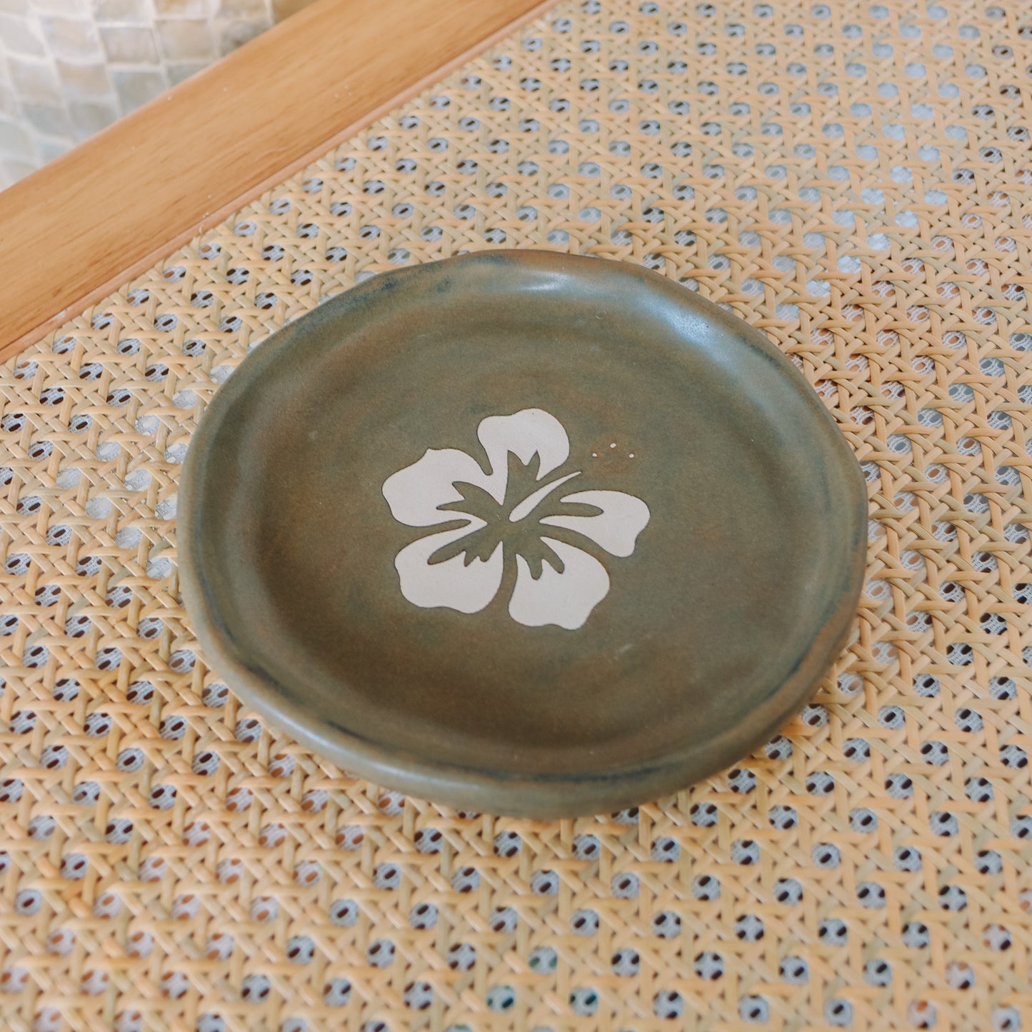 Hibiscus Dish | Bark Brown