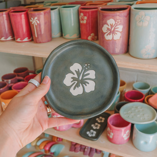 Hibiscus Plate | Bark