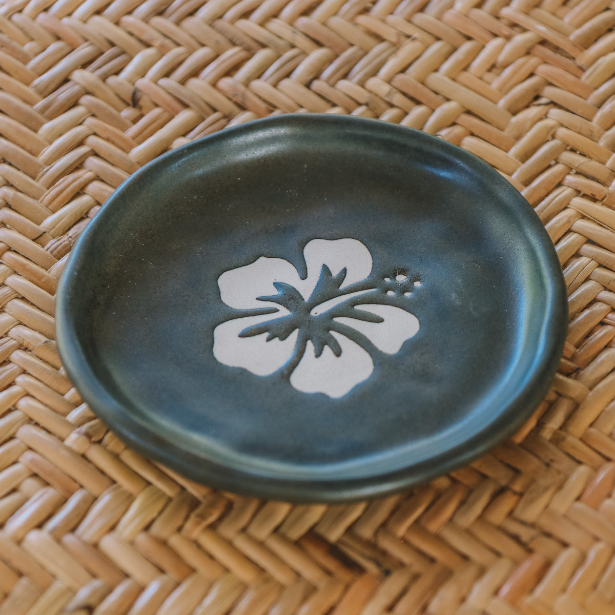 Hibiscus Plate | Bark