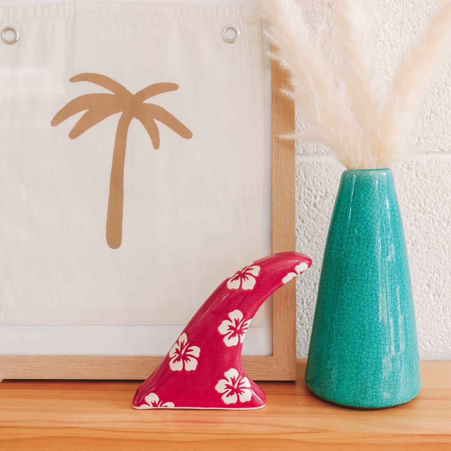 Single Fin Hibiscus Print | Pomegranate